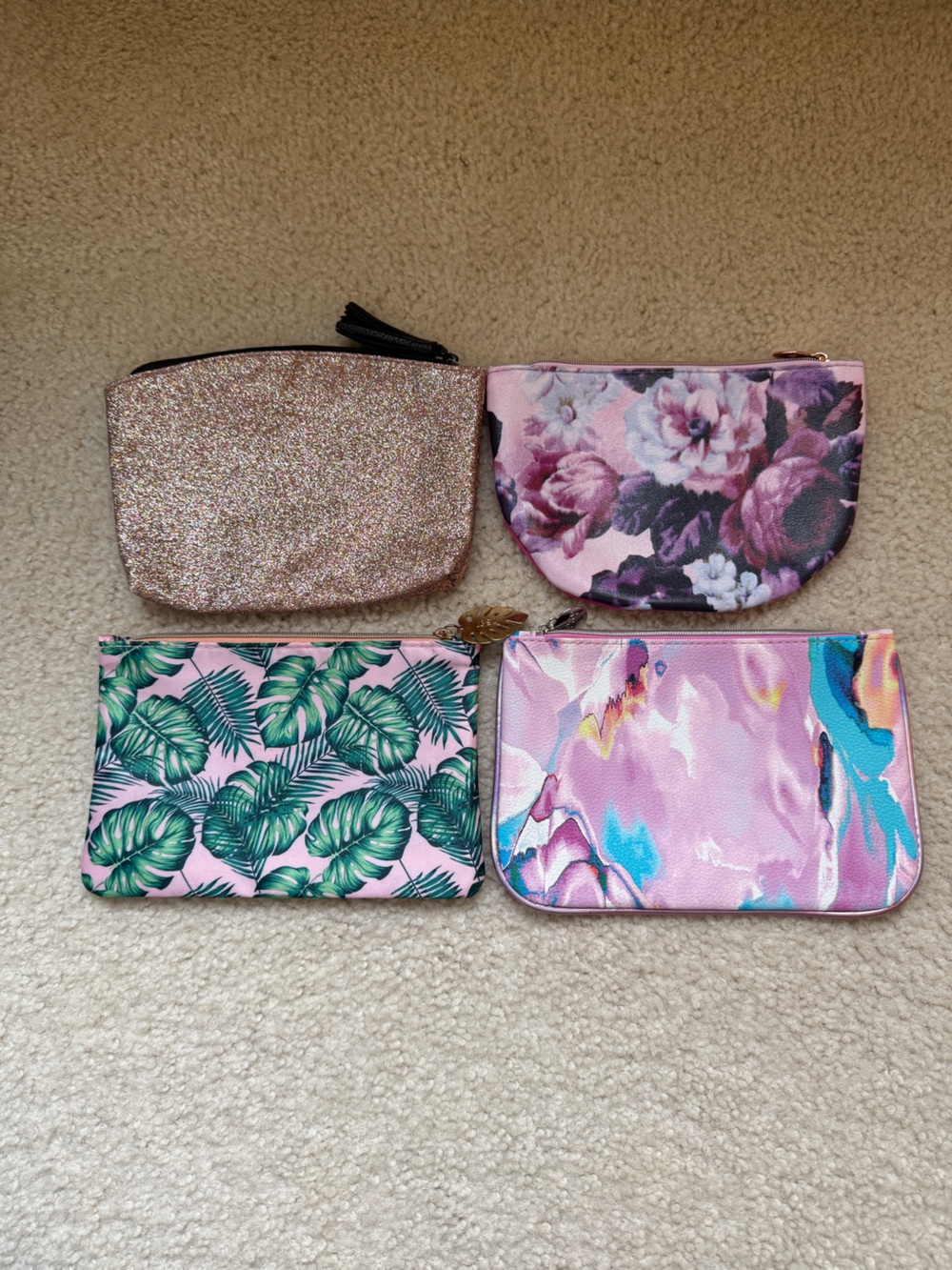 Women’s set of 4 Ipsy bags